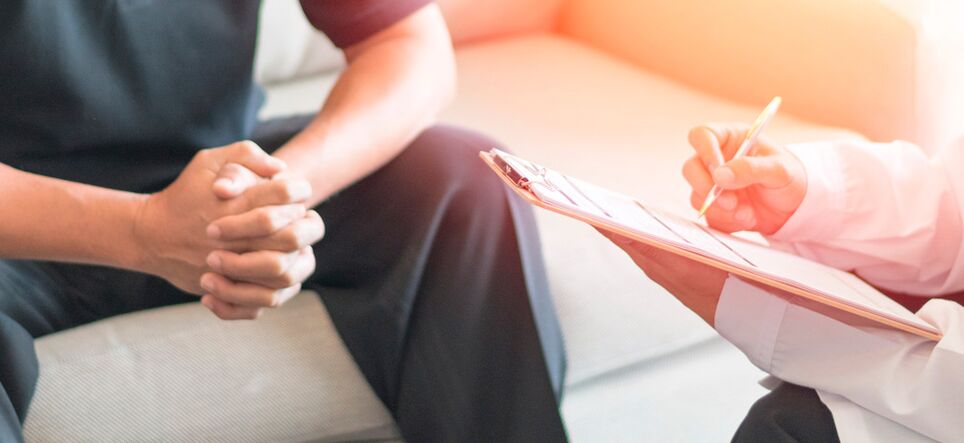 Die Ernennung der Behandlung für einen Patienten mit chronischer Prostatitis